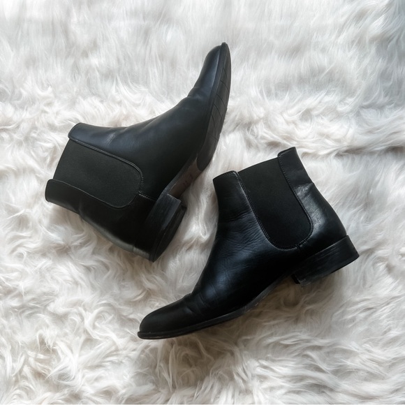 Aquatalia Waterproof Black Leather Chelsea Booties 8 Low Stack Heel - Picture 3 of 9
